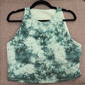 Women's Old Navy Cropped tank w/ built in bra- Green Patterned